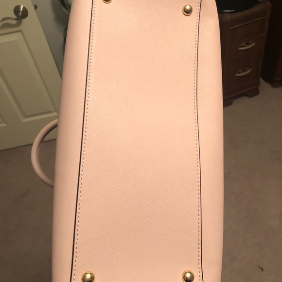 Michael Kors Handbag - Picture 5 of 8